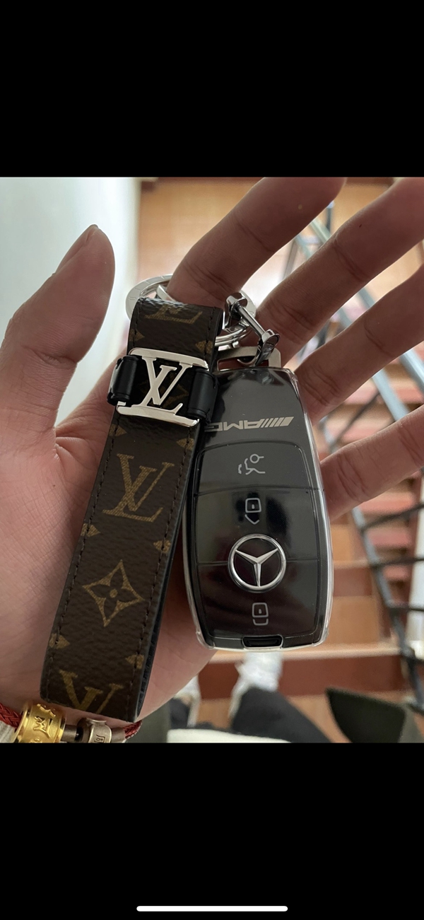 ブランドキーホルダー背面デザイン